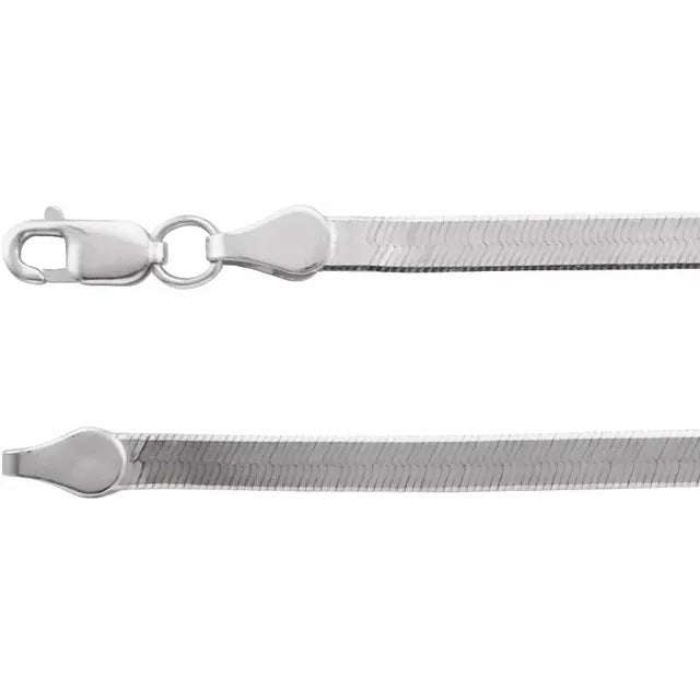 Mini herringbone necklace in 14 ct white gold, 2.8 mm wide and 40 cm long, close up