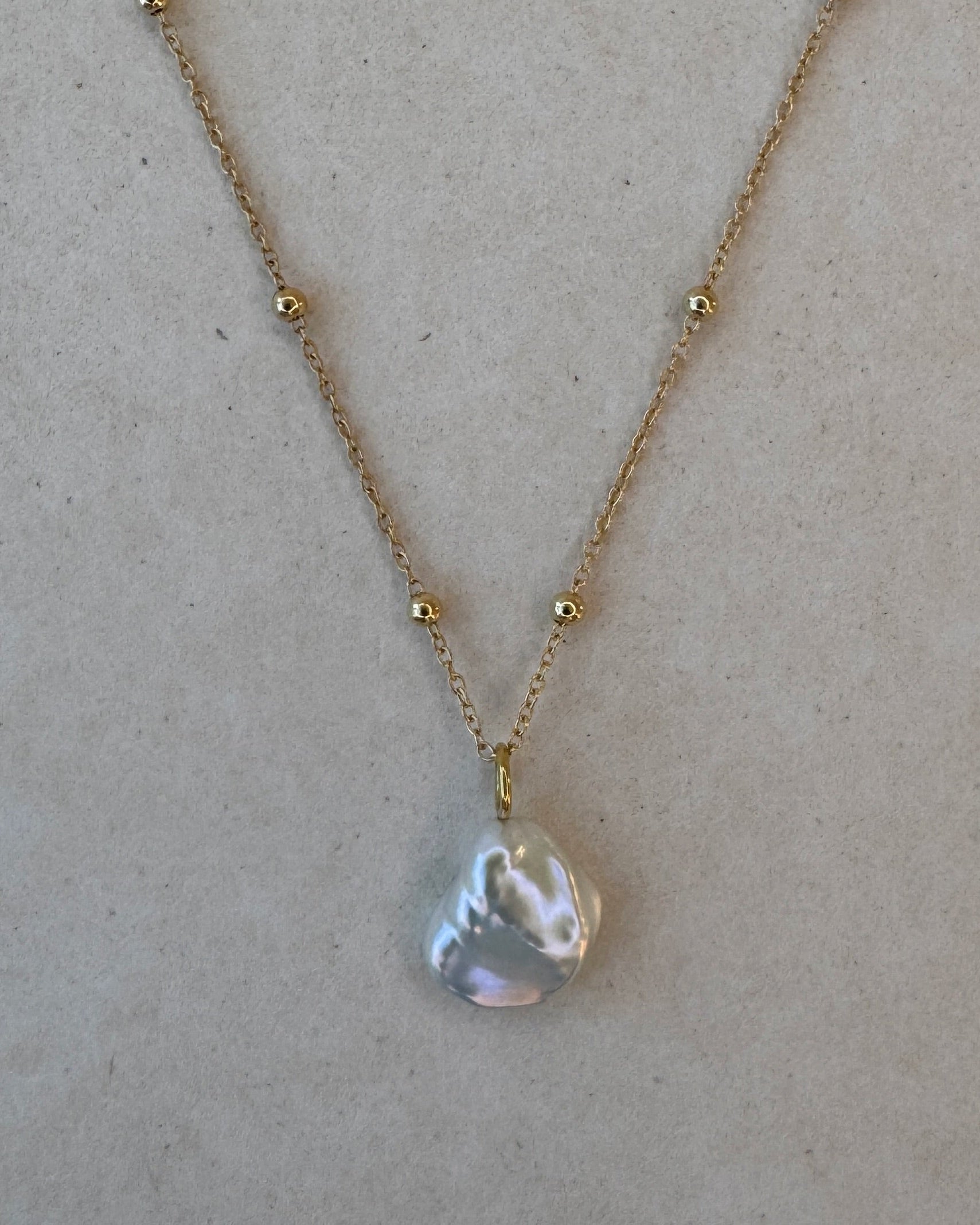 Keshi Fresh water pearl pendant