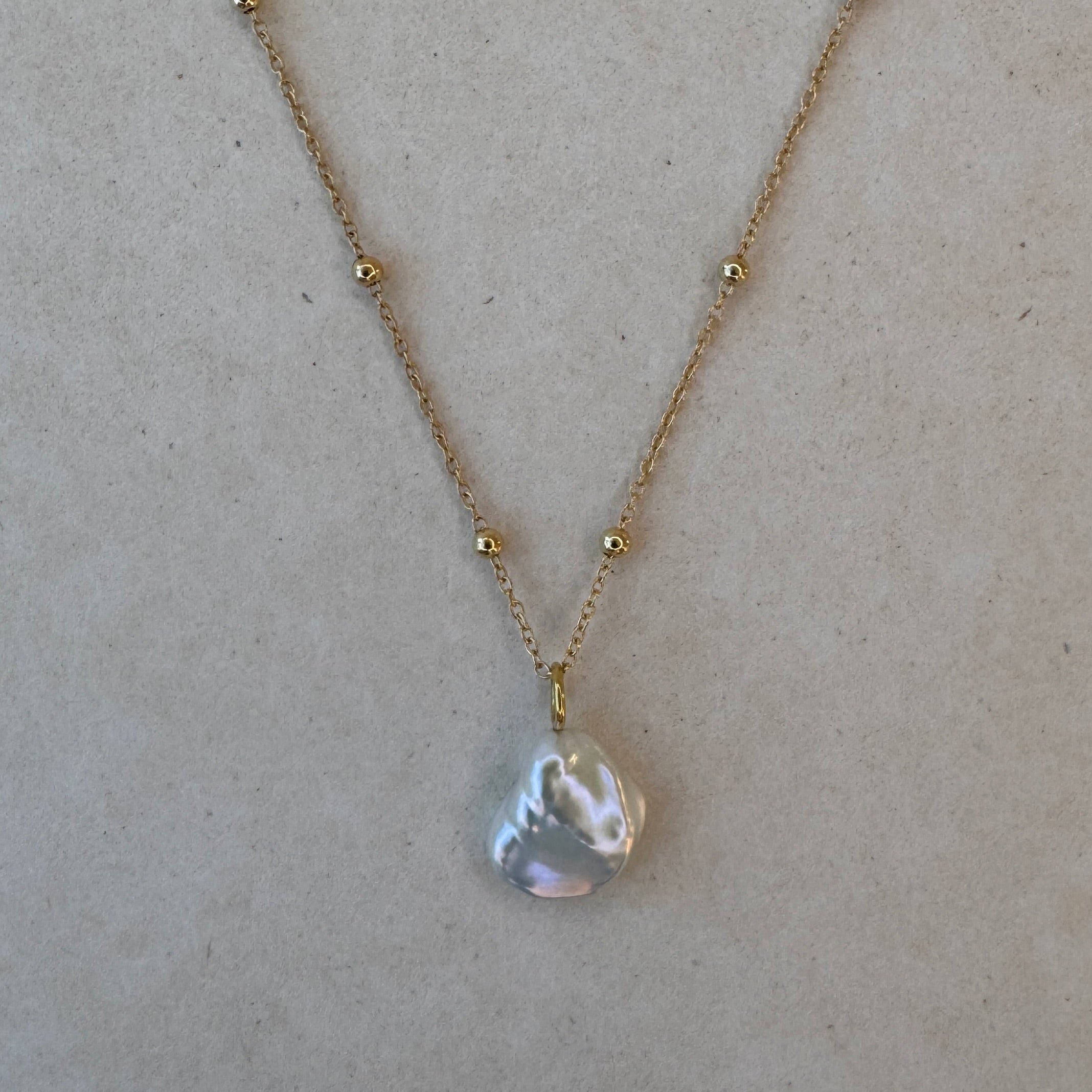 Keshi Fresh water pearl pendant