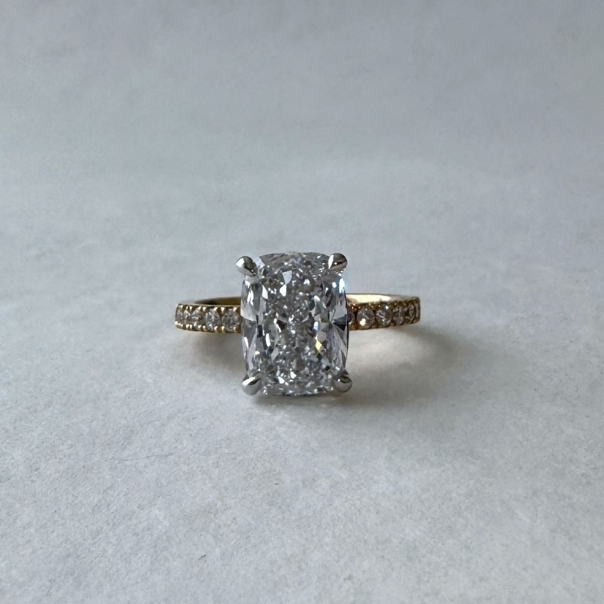 Manilla diamond engagement ring photo by MOHSTEN