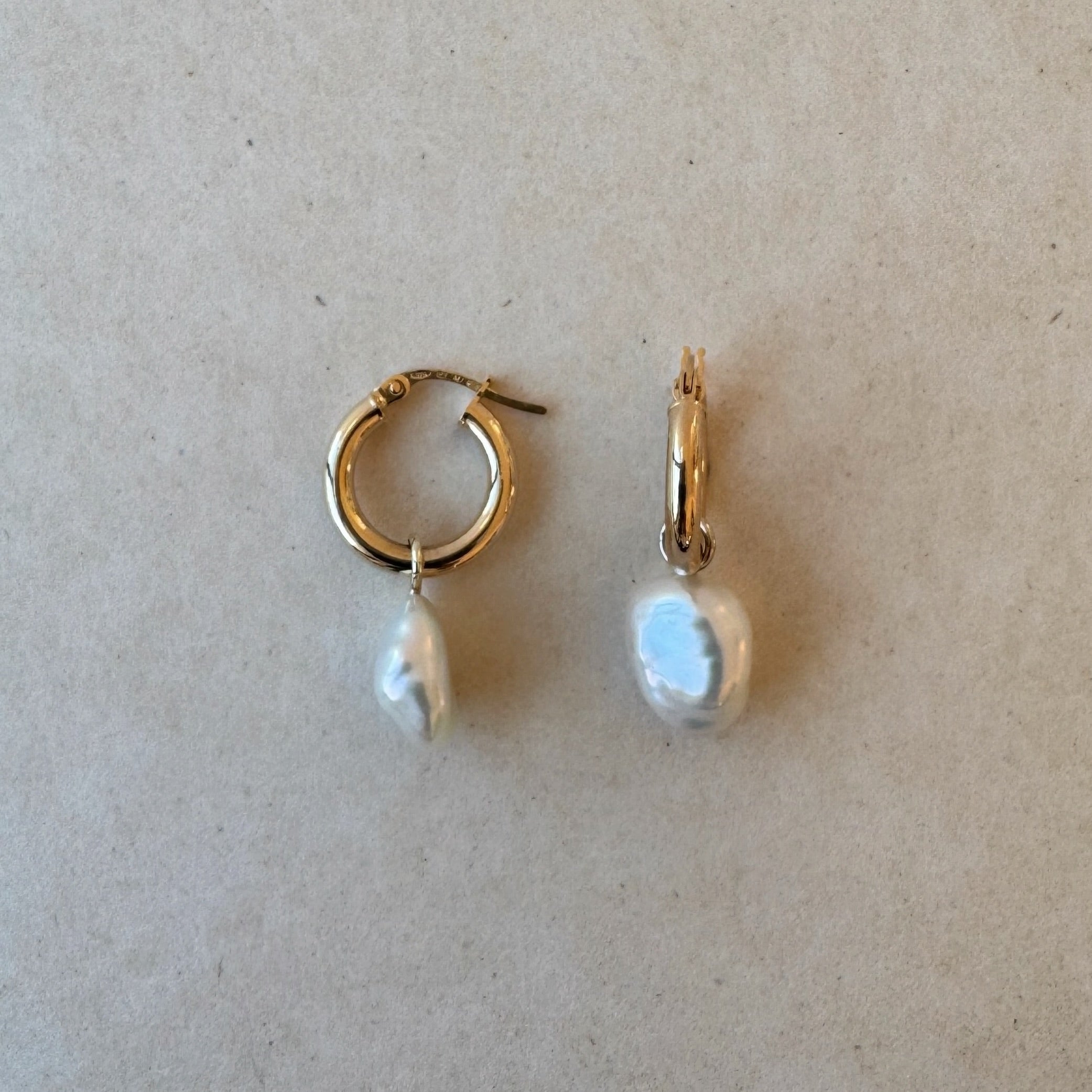 Small Keshi Pearl Gold Hoop 9ct